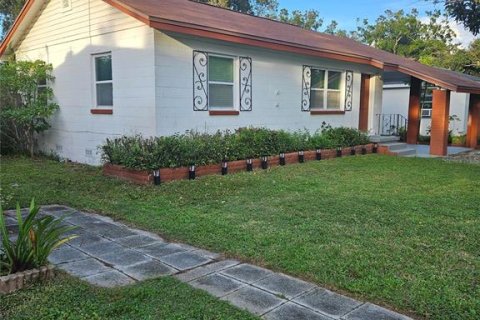 House in Clearwater, Florida 3 bedrooms, 97.92 sq.m. № 2431657