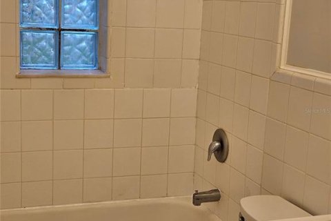House in Clearwater, Florida 3 bedrooms, 97.92 sq.m. № 2431657 - photo 17
