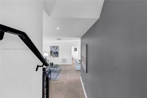 Casa en venta en Wilton Manors, Florida, 3 dormitorios, 118.17 m2 № 1947492 - foto 29