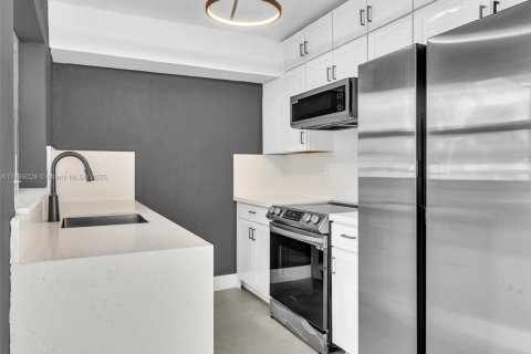 Casa en venta en Wilton Manors, Florida, 3 dormitorios, 118.17 m2 № 1947492 - foto 19