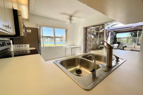 Townhouse in Boynton Beach, Florida 2 bedrooms, 127.65 sq.m. № 2069212 - photo 9