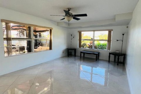 Townhouse in Boynton Beach, Florida 2 bedrooms, 127.65 sq.m. № 2069212 - photo 16