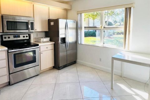 Townhouse in Boynton Beach, Florida 2 bedrooms, 127.65 sq.m. № 2069212 - photo 8