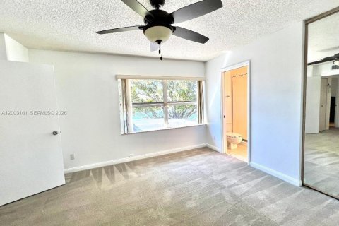 Townhouse in Boynton Beach, Florida 2 bedrooms, 127.65 sq.m. № 2069212 - photo 25