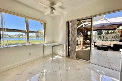 Townhouse in Boynton Beach, Florida 2 bedrooms, 127.65 sq.m. № 2069212 - photo 5