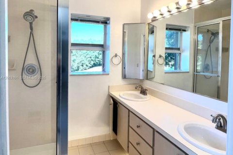 Townhouse in Boynton Beach, Florida 2 bedrooms, 127.65 sq.m. № 2069212 - photo 30