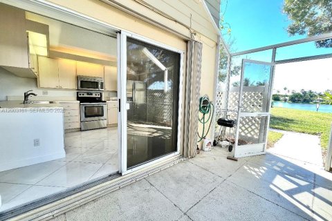 Townhouse in Boynton Beach, Florida 2 bedrooms, 127.65 sq.m. № 2069212 - photo 4