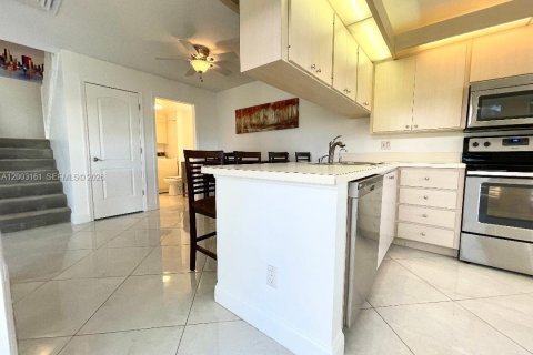 Townhouse in Boynton Beach, Florida 2 bedrooms, 127.65 sq.m. № 2069212 - photo 12