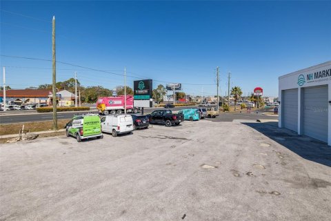 Propiedad comercial en venta en Port Richey, Florida, 178.37 m2 № 2330529 - foto 7