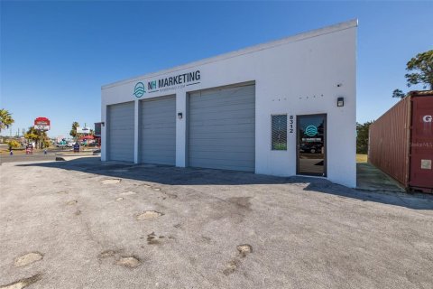 Immobilier commercial à Port Richey, Floride 178.37 m2 № 2330529