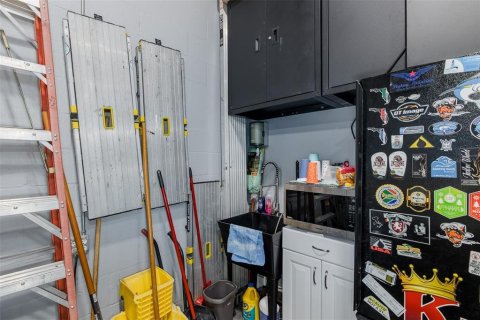 Propiedad comercial en venta en Port Richey, Florida, 178.37 m2 № 2330529 - foto 24