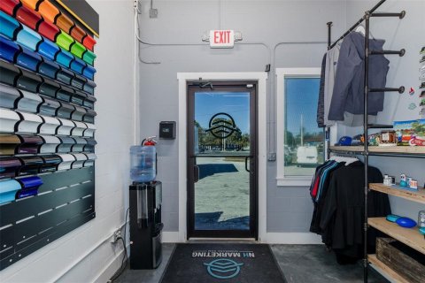 Propiedad comercial en venta en Port Richey, Florida, 178.37 m2 № 2330529 - foto 9