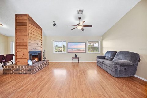 House in Casselberry, Florida 4 bedrooms, 165.55 sq.m. № 2391605 - photo 11