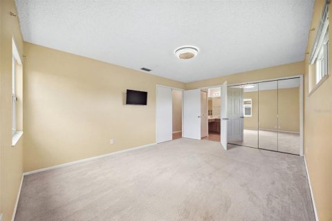 House in Casselberry, Florida 4 bedrooms, 165.55 sq.m. № 2391605 - photo 24