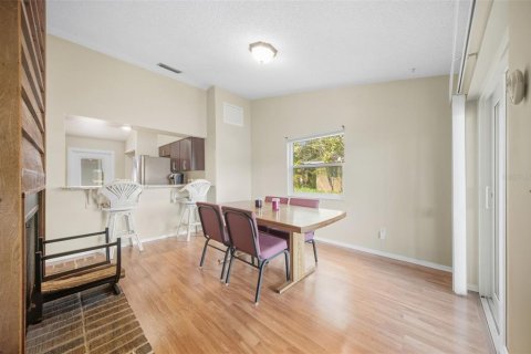 House in Casselberry, Florida 4 bedrooms, 165.55 sq.m. № 2391605 - photo 20