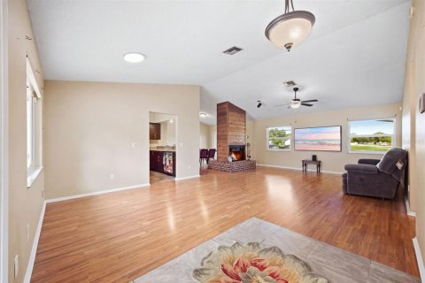 House in Casselberry, Florida 4 bedrooms, 165.55 sq.m. № 2391605 - photo 9
