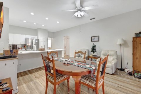 House in Port St. Lucie, Florida 2 bedrooms, 132.85 sq.m. № 2147166 - photo 13