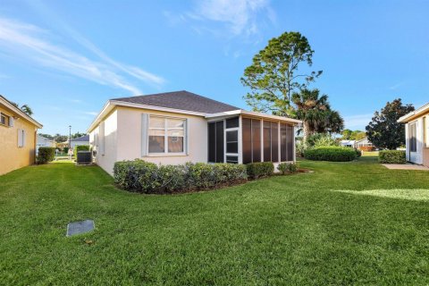 House in Port St. Lucie, Florida 2 bedrooms, 132.85 sq.m. № 2147166 - photo 29
