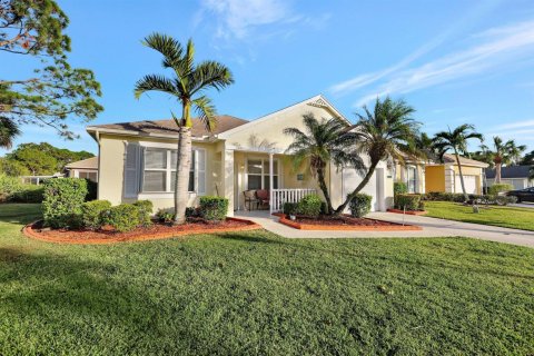 House in Port St. Lucie, Florida 2 bedrooms, 132.85 sq.m. № 2147166 - photo 2