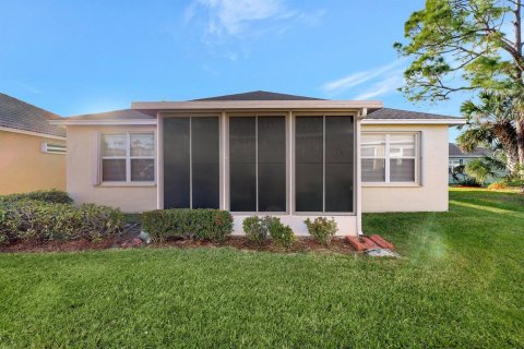 House in Port St. Lucie, Florida 2 bedrooms, 132.85 sq.m. № 2147166 - photo 27