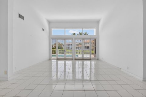 Купить виллу или дом в Бока-Ратон, Флорида 3 комнаты, 290.04м2, № 2085217 - фото 25