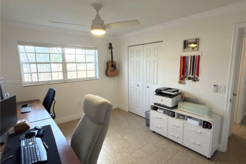 Villa ou maison à vendre à Pembroke Pines, Floride: 3 chambres, 143.35 m2 № 2025273 - photo 22