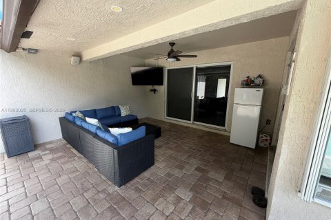 Villa ou maison à vendre à Pembroke Pines, Floride: 3 chambres, 143.35 m2 № 2025273 - photo 6