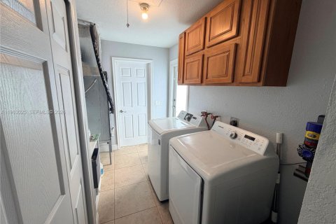 Villa ou maison à vendre à Pembroke Pines, Floride: 3 chambres, 143.35 m2 № 2025273 - photo 23