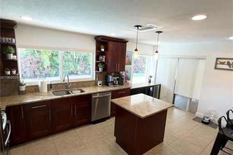 Villa ou maison à vendre à Pembroke Pines, Floride: 3 chambres, 143.35 m2 № 2025273 - photo 15