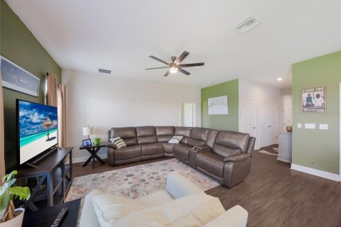 House in Parrish, Florida 3 bedrooms, 142.42 sq.m. № 2150320 - photo 15