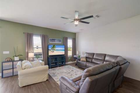 House in Parrish, Florida 3 bedrooms, 142.42 sq.m. № 2150320 - photo 12