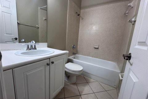 Casa en venta en Cutler Bay, Florida, 3 dormitorios, 123.1 m2 № 1814831 - foto 21