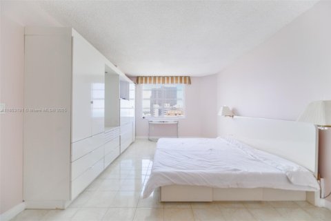 Copropriété à vendre à Hallandale Beach, Floride: 2 chambres, 124.49 m2 № 1877744 - photo 25
