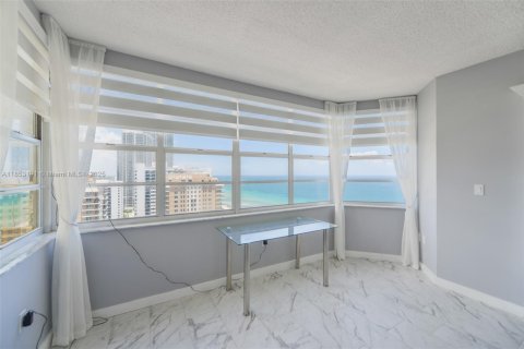 Copropriété à vendre à Hallandale Beach, Floride: 2 chambres, 124.49 m2 № 1877744 - photo 16