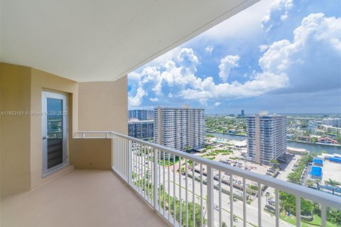 Copropriété à vendre à Hallandale Beach, Floride: 2 chambres, 124.49 m2 № 1877744 - photo 11