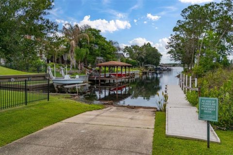 Villa ou maison à vendre à Sanford, Floride: 5 chambres, 301.19 m2 № 2133417 - photo 4