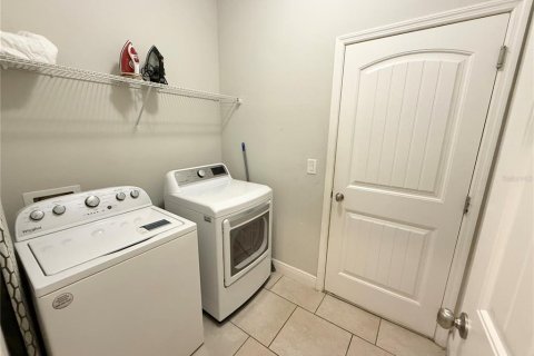 Casa en venta en Davenport, Florida, 6 dormitorios, 283.54 m2 № 2237849 - foto 14