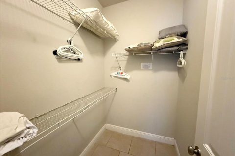 Casa en venta en Davenport, Florida, 6 dormitorios, 283.54 m2 № 2237849 - foto 24
