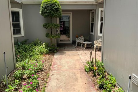 Condo in Altamonte Springs, Florida, 3 bedrooms № 2142614 - photo 2