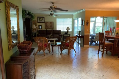Condo in Altamonte Springs, Florida, 3 bedrooms № 2142614 - photo 12