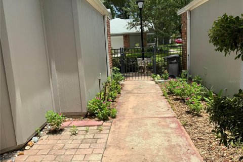 Condo in Altamonte Springs, Florida, 3 bedrooms № 2142614 - photo 3