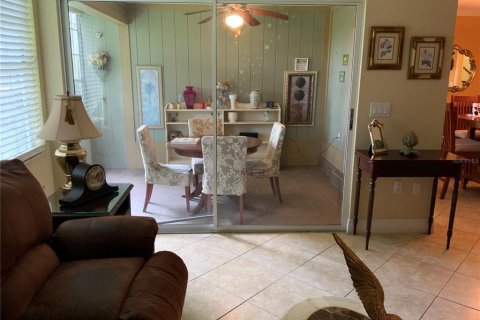 Condo in Altamonte Springs, Florida, 3 bedrooms № 2142614 - photo 14