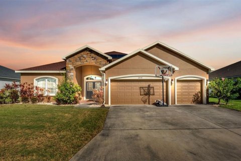 Casa en Lakeland, Florida 4 dormitorios, 236.9 m2 № 2102764