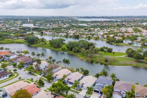 House in Miramar, Florida 3 bedrooms, 168.62 sq.m. № 2068157 - photo 28