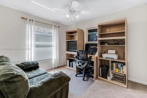 House in Miramar, Florida 3 bedrooms, 168.62 sq.m. № 2068157 - photo 18