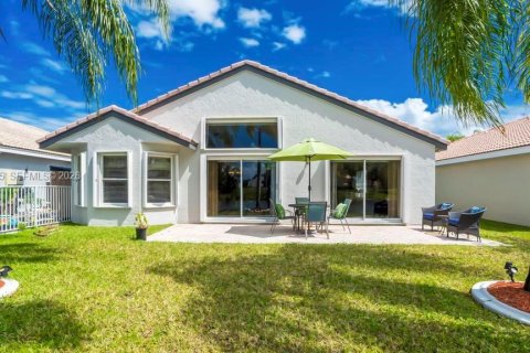 House in Miramar, Florida 3 bedrooms, 168.62 sq.m. № 2068157 - photo 22