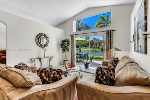 House in Miramar, Florida 3 bedrooms, 168.62 sq.m. № 2068157 - photo 11