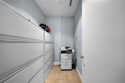 Propiedad comercial en venta en Miami, Florida № 1788842 - foto 20