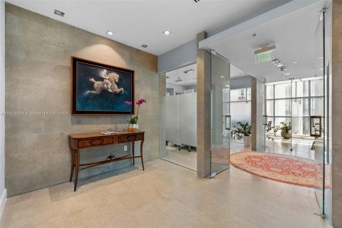 Propiedad comercial en venta en Miami, Florida № 1788842 - foto 1
