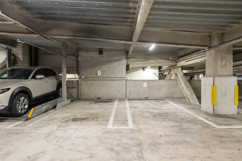 Propiedad comercial en venta en Miami, Florida № 1788842 - foto 23